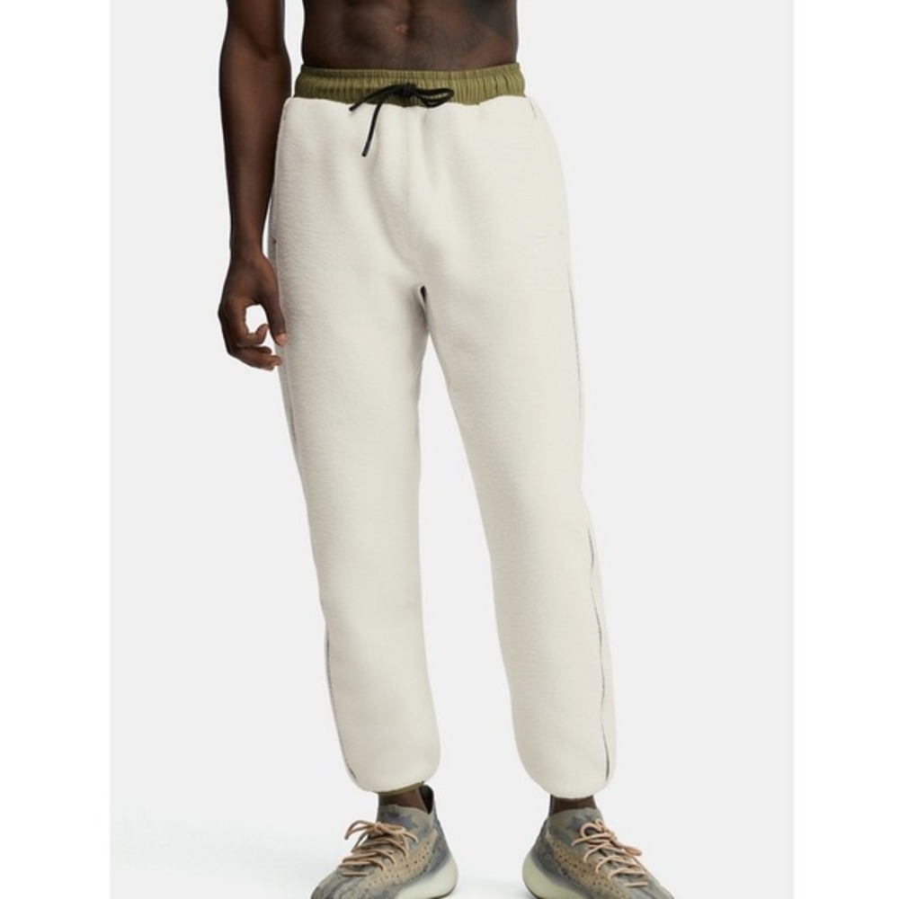 Fabletics The Explorer Jogger‎ L Cream Sherpa Fleece Outdoor Athletic Pants